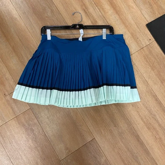 Lululemon Pleat to Street tennis skirt  size 10 Poseidon / Sea Mist - Picture 2 of 8